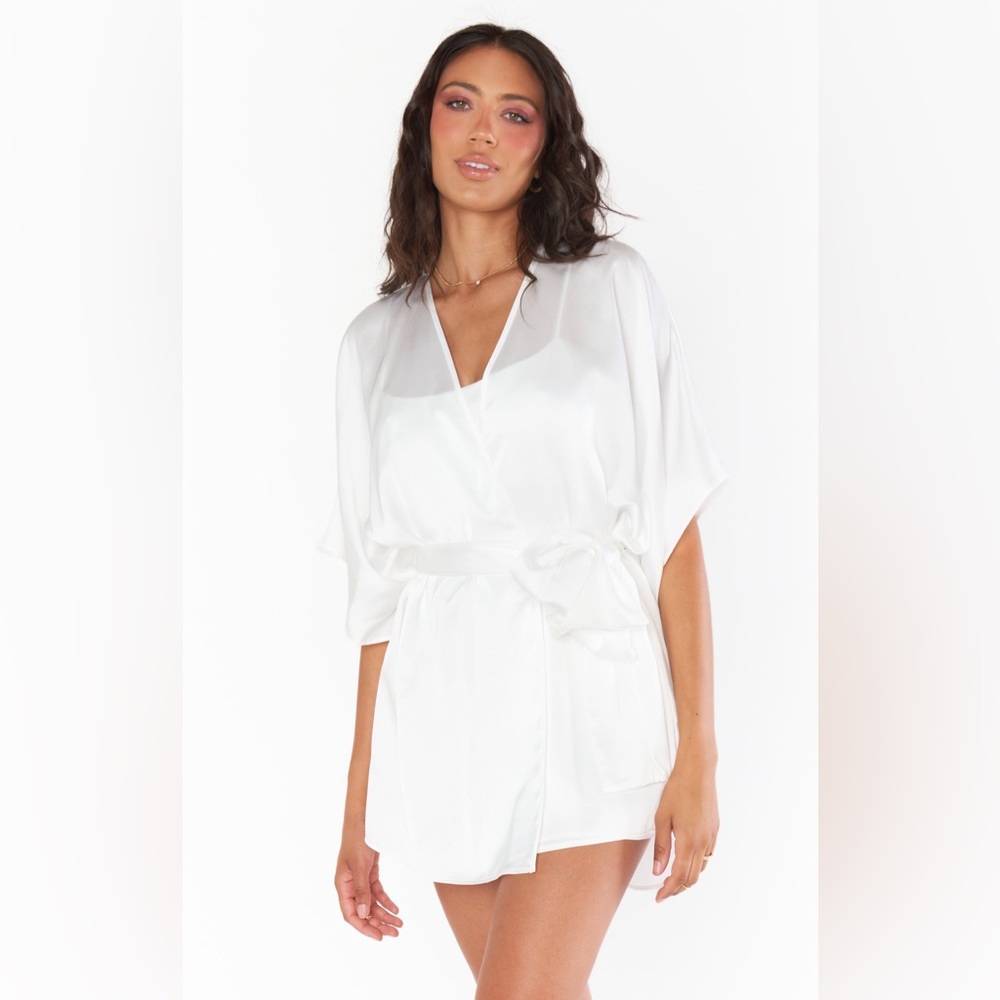 First Look Bridal White Robe Wedding Getting Ready - Picture 5 of 11